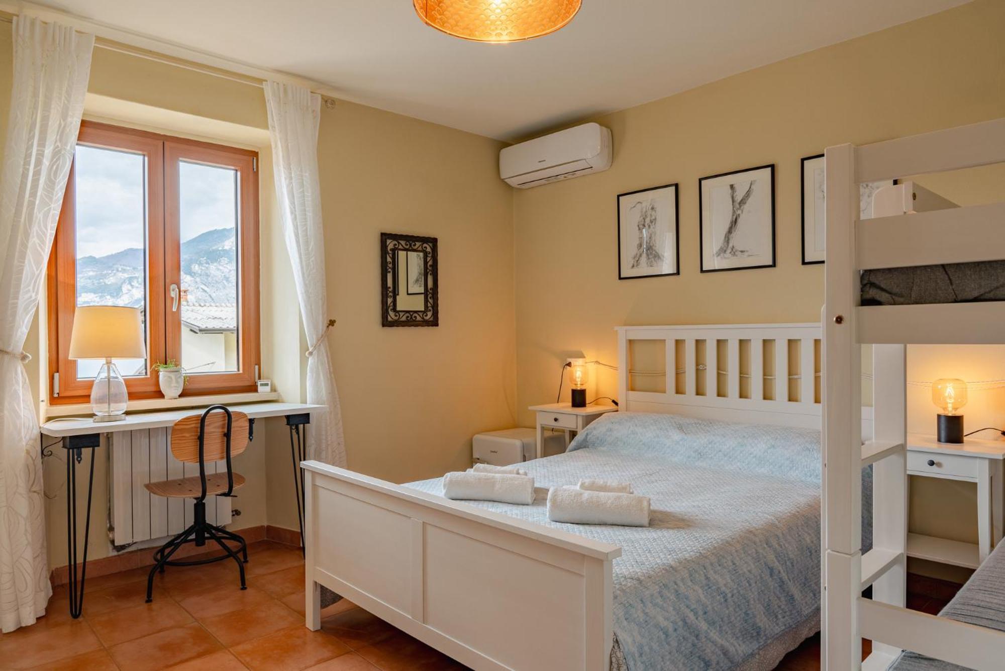 Bed and Breakfast Garda Doma Бренцоне-суль-Гарда Экстерьер фото