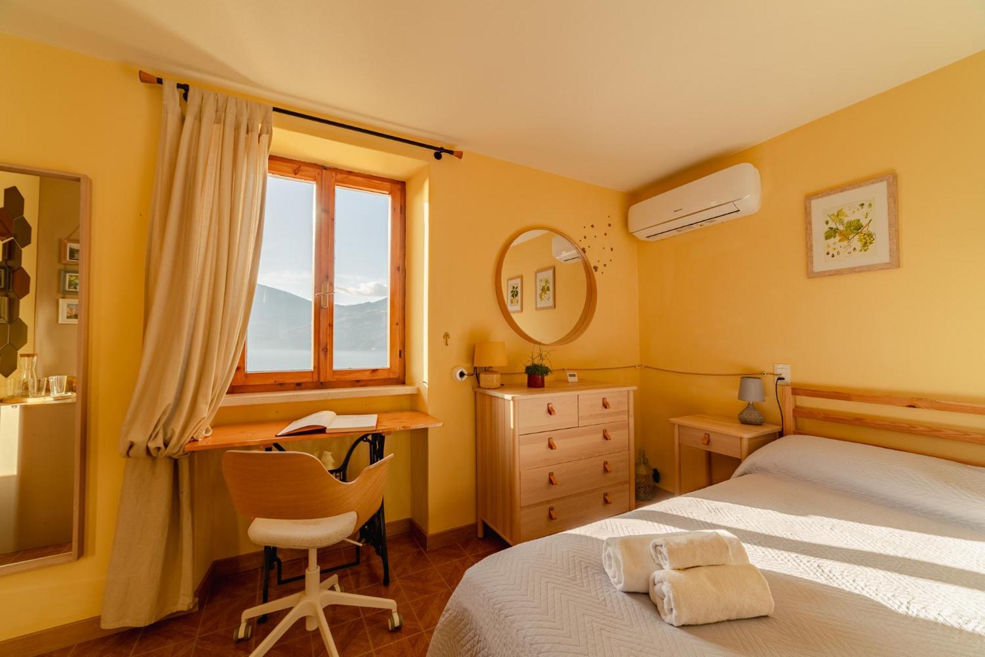 Bed and Breakfast Garda Doma Бренцоне-суль-Гарда Экстерьер фото