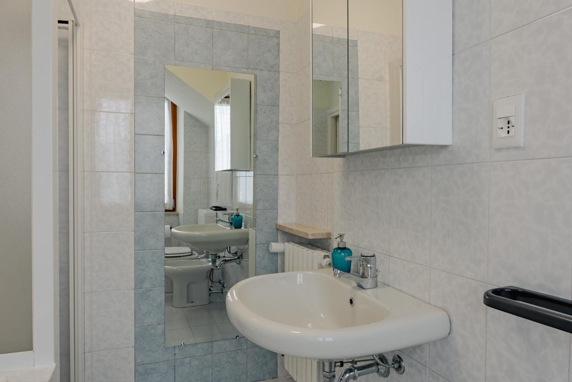 Bed and Breakfast Garda Doma Бренцоне-суль-Гарда Экстерьер фото