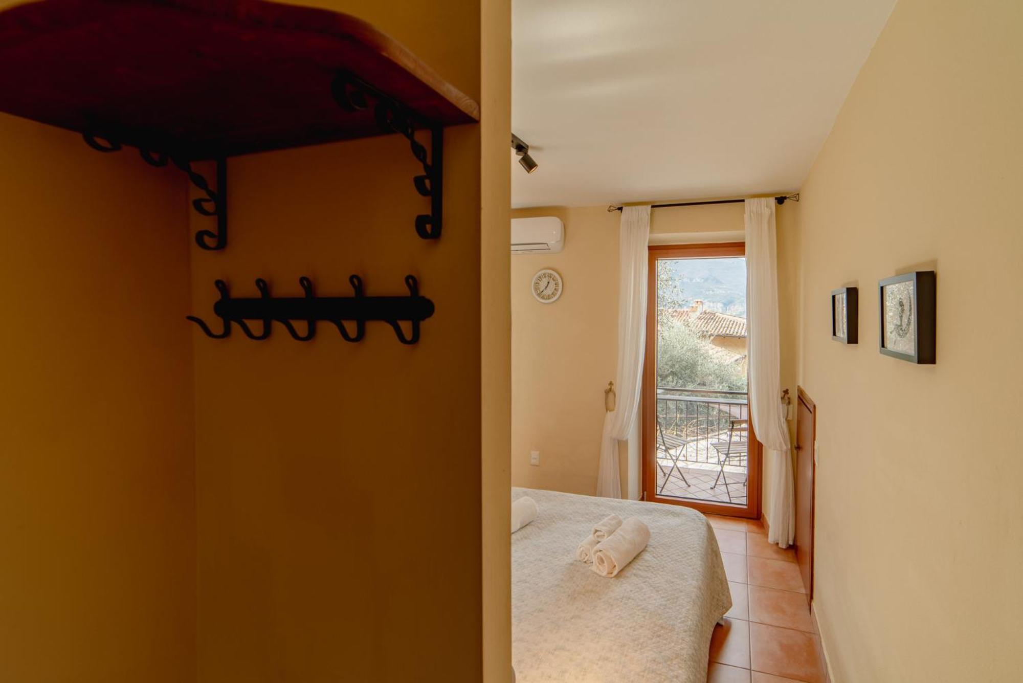 Bed and Breakfast Garda Doma Бренцоне-суль-Гарда Экстерьер фото