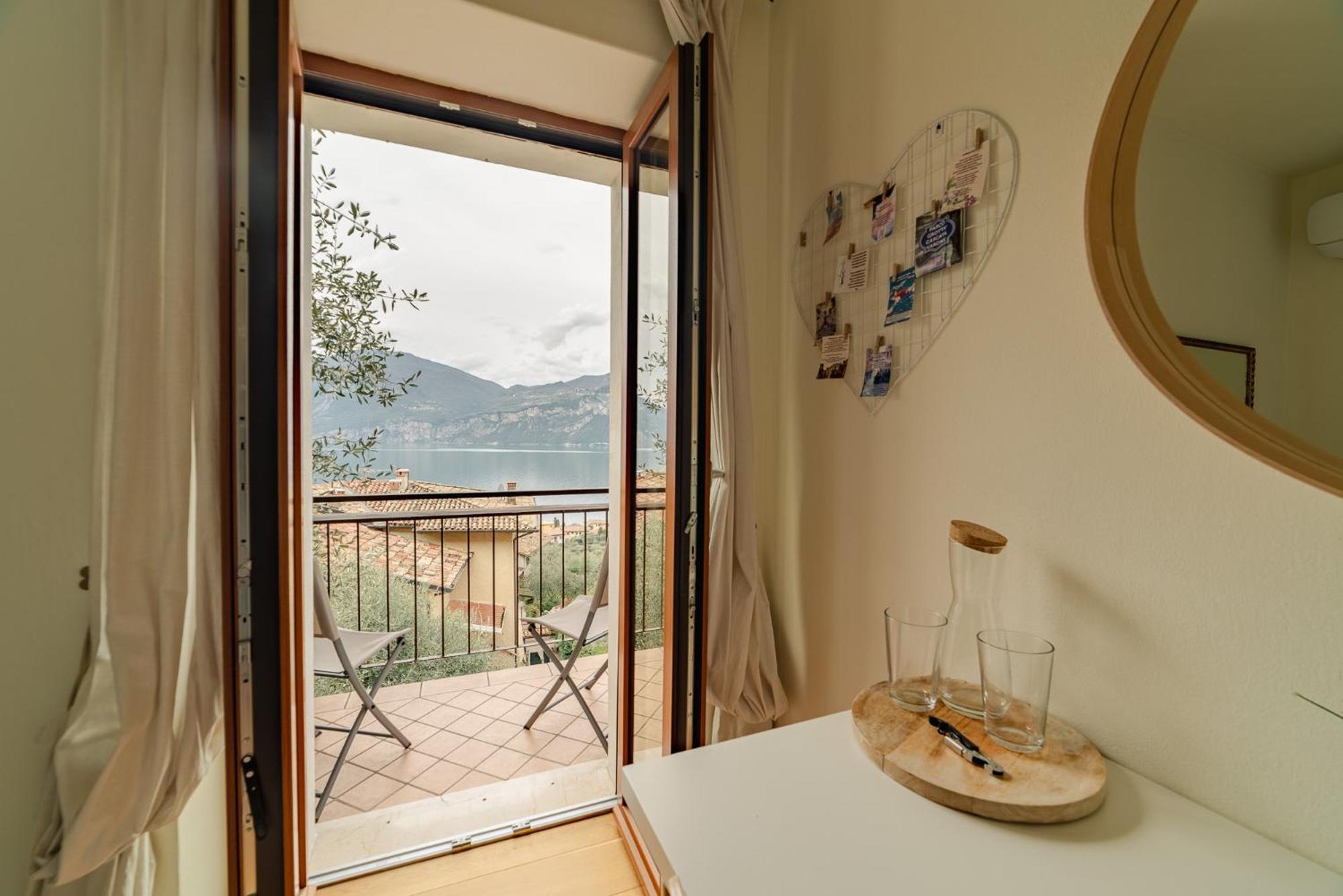 Bed and Breakfast Garda Doma Бренцоне-суль-Гарда Экстерьер фото