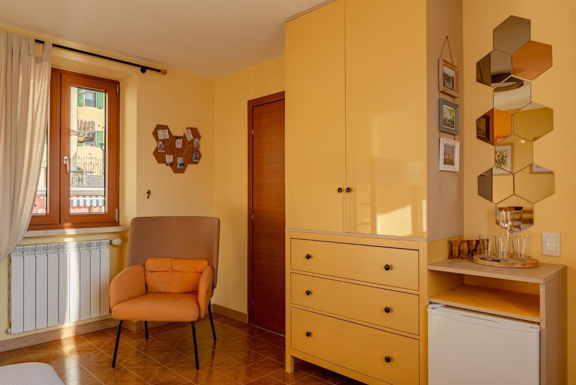 Bed and Breakfast Garda Doma Бренцоне-суль-Гарда Экстерьер фото